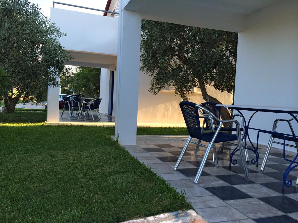 Houdis Houses ปาราลีอออัสตรอช ภายนอก รูปภาพ